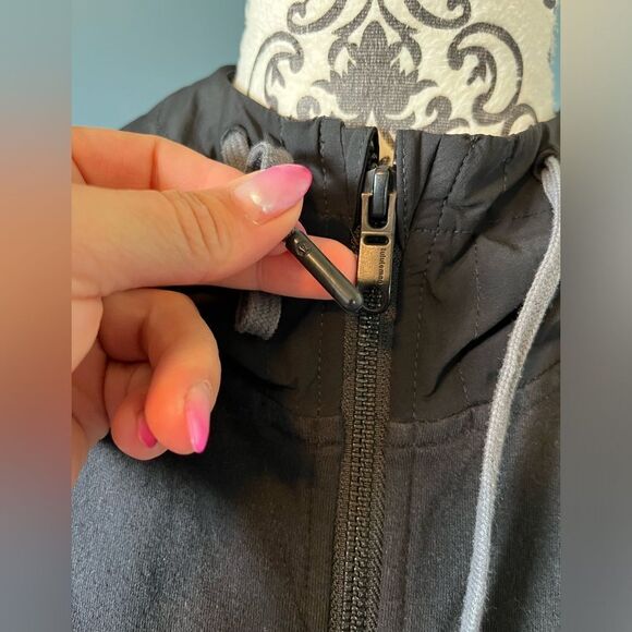 ✨Lululemon Jacket - Picture 2 of 7